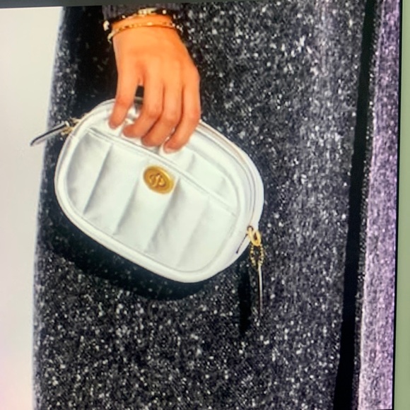 Coach Quilted Leather Camera Bag
COACH - Picture 6 of 14